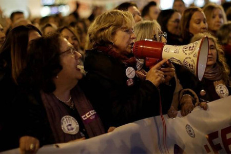 İspanya’da kadınlar şiddet yasasının iptaline karşı eylem yaptı
