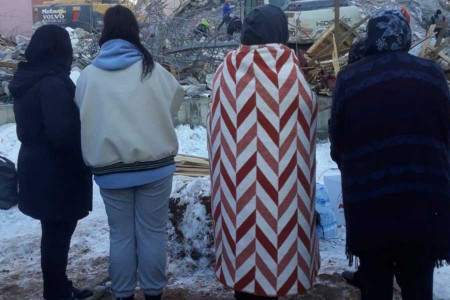 Mor Çatı: Deprem bölgesinde kadınların temel ihtiyaçları dahi karşılanmıyor
