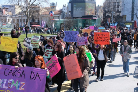 8 Mart 2025 | İstanbul'da binlerce kadın Kadıköy'de buluştu: 'Öfkemiz mücadeleye dönüşüyor'