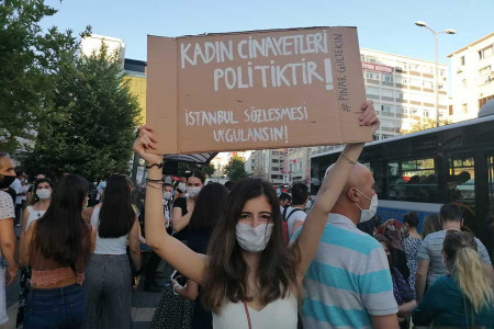 155 kadın yazar ve şairden çağrı: Şiddete hayır İstanbul Sözleşmesi’ne evet!
