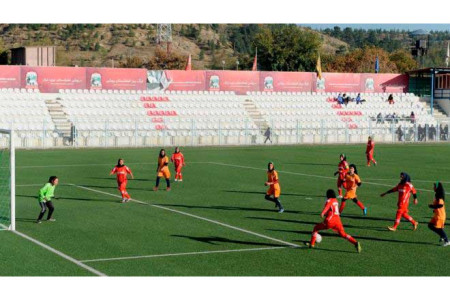 Afgan kadın futbolcular milli takıma alınmak için cinsel ilişkiye zorlanıyor