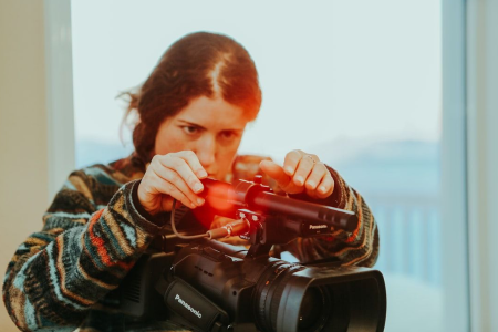 Çürümüş medyanın içinde kadın olmak