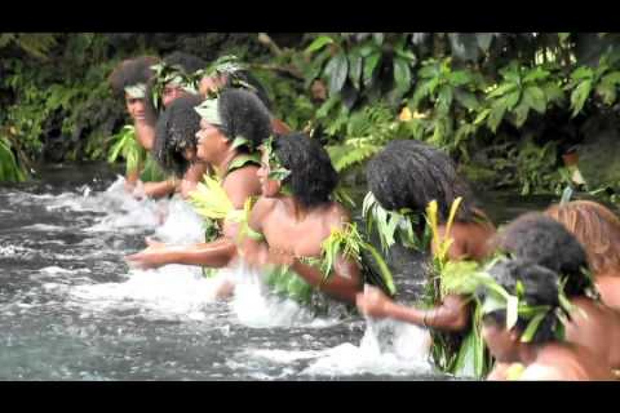 GÜNÜN ŞARKISI Vanuatulu kadınlardan
