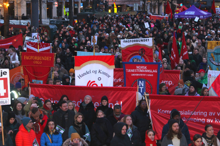 Norveç’te 10 bin kişi 8 Mart etkinliğine katıldı: “Kadın, yaşam, özgürlük”