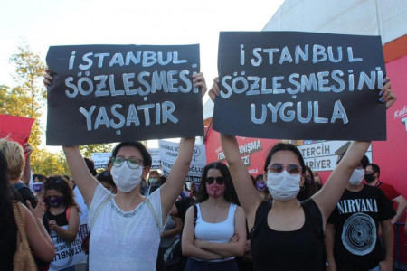 Kadınlar, AKP MYK’sınde gündeme gelmesi beklenen İstanbul Sözleşmesi’ne sahip çıkıyor