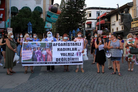 Antalya Kadın Platformu: Afganistanlı kadınlar için birlikte yürüyelim