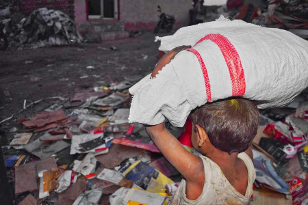 Çocuk işçiler, salgınına rağmen sokaklarda çalışmak zorunda bırakılıyor