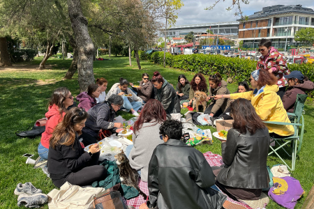 Yeldeğirmeni Ekmek ve Gül Grubu 1 Mayıs öncesi piknikte buluştu