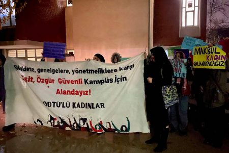 ODTÜ’de kadınlar şiddete karşı gece yürüyüşü düzenledi