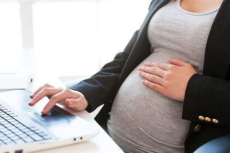 Yargıtay, hamile çalışanı işten çıkarmayı ayrımcılık saydı