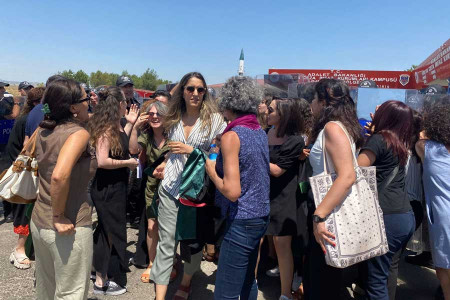 Ankara Kadın Platformu Sincan Cezaevi önünden seslendi: Kadın tutukluları bırakın!