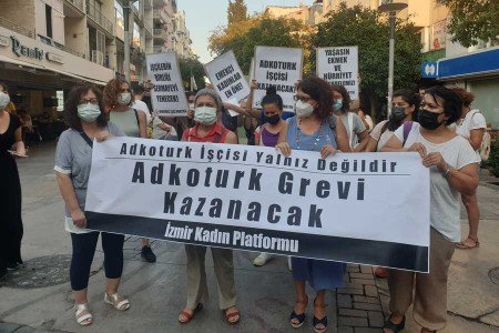 İzmir Kadın Platformundan AdkoTurk işçilerine destek