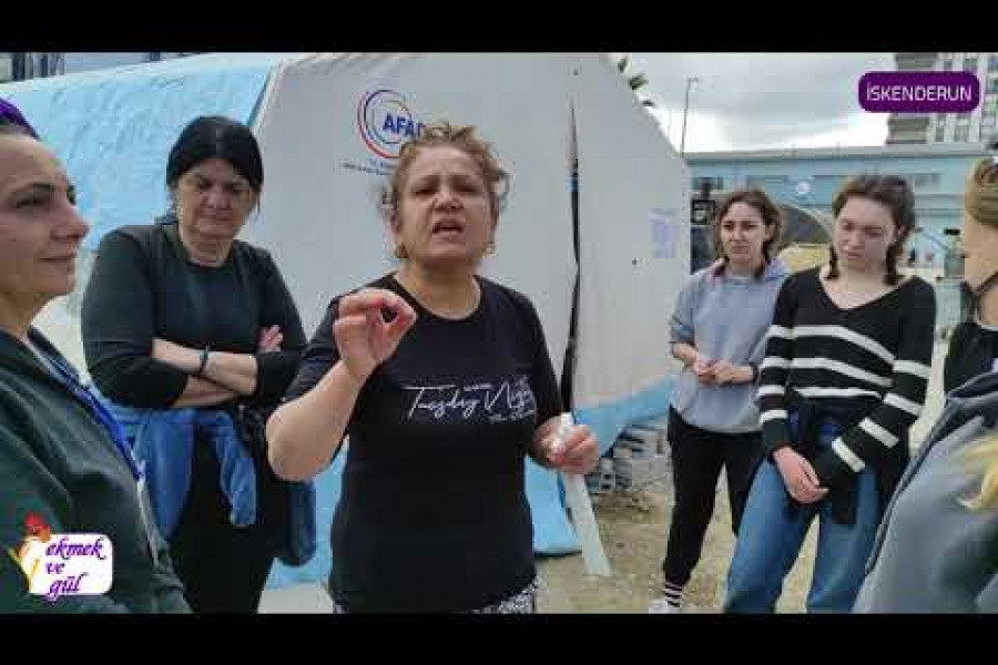 İskenderun'da depremzede kadınlar Diyanet'e öfkeli: ‘Bizimle dalga geçtiler’