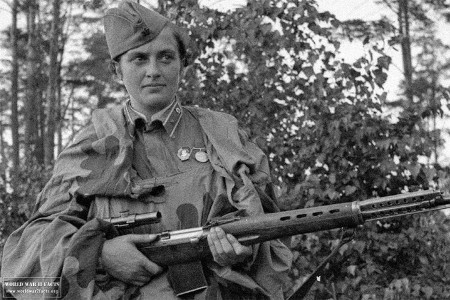 GÜNÜN KADINI: Sovyet Keskin Nişancı Lyudmila Pavlichenko