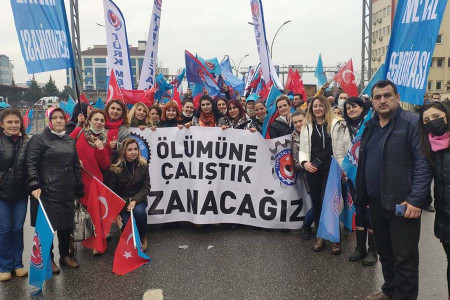Türk Metal üyesi binlerce işçi MESS'in sefalet zammı dayatmasına karşı mitingde