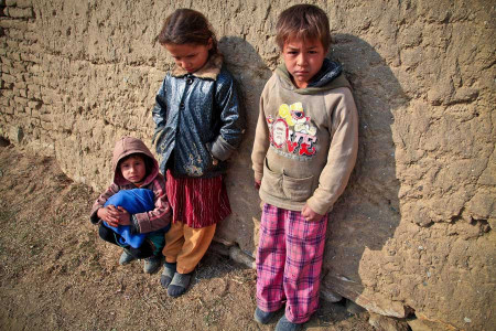 Her üç çocuktan biri yoksullukla pençeleşiyor