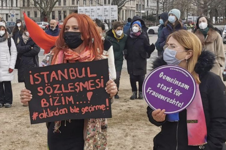 Almanya'da 'İstanbul Sözleşmesini uygula' eylemleri