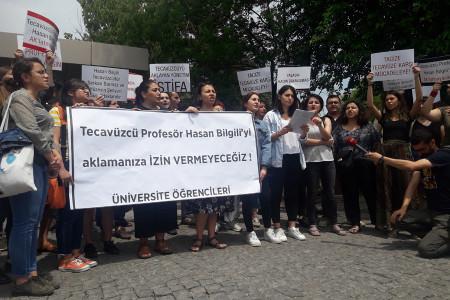 Öğrencilerden tecavüz failinin serbest bırakılmasına tepki