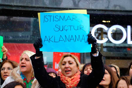 İzmir’de çocuk istismarı davası 6 Nisan’a ertelendi
