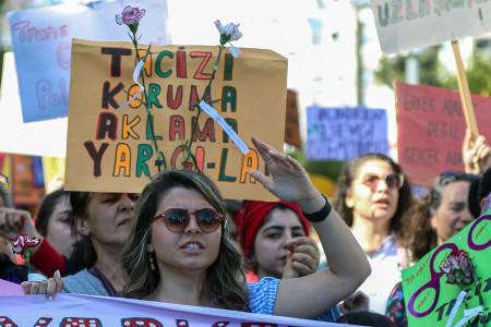 İstanbul Barosu Kadın Hakları Merkezi: Taciz ve cinsel saldırıları ifşa etmek bir haktır