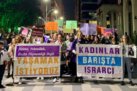 25 Kasım 2022 | Karadeniz’de kadınlar sokakta