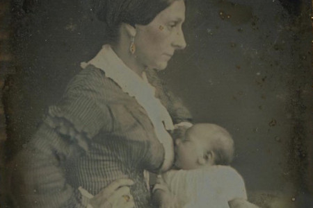 GÜNÜN ALBÜMÜ: 19. yüzyıldan kadınların emzirme fotoğrafları