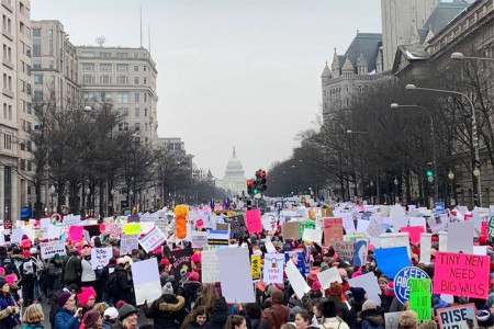 ABD’de binlerce kadın, Donald Trump’ı protesto etti