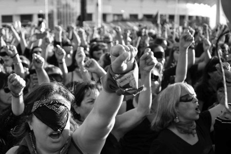 Dünyada faşist partiler kadın düşmanlığında birleşiyor