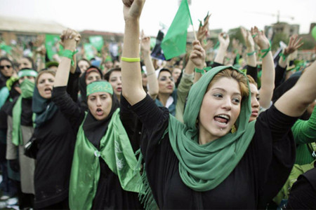 İran’da kadınların öfkesi örgütlü güce dönüşüyor