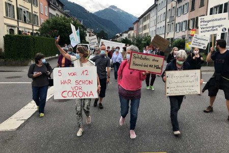 İsviçre’de hemşirelerin talepleri için bir halk oylamasını nasıl örgütledik?