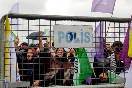 İstanbul Newroz'u Yenikapı miting alanında gerçekleşti: ‘Newroz ateşiyle özgürlüğe yürüyoruz’