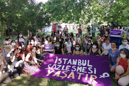 Ankara'da kadınlar İstanbul Sözleşmesi için forumda buluştu