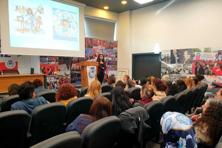 Genel-İş İzmir 2 No’lu Şube’den kadın işçilerin haklarına ilişkin eğitim çalışması