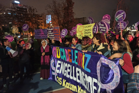 25 Kasım 2022 | İstanbul'da kadınlar yasaklara rağmen sokağa çıkmaktan vazgeçmedi