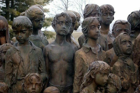 GÜNÜN HEYKELİ: Savaşın Çocuk Kurbanları İçin Anıt