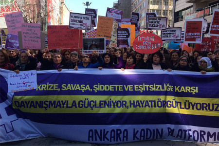 8 Mart 2019| Krize, şiddete eşitsizliğe karşı kadınlar sokakta