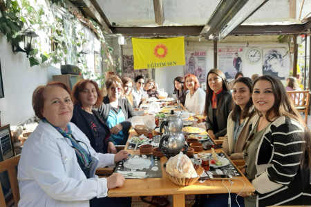 Eğitimci kadınlar 25 Kasım`a doğru kahvaltıda buluştu