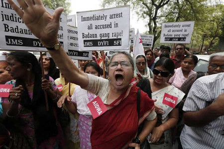 GÜNÜN DİKKATİ: Hindistan'da her 15 dakikada bir kadın tecavüz ihbarında bulundu