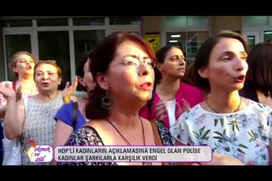HDP’li kadınlar polise şarkılarla karşılık verdi