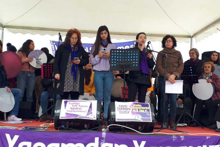 Mersin Kadın Platformu Özgecan Aslan Meydanı’ndan seslendi: Eşit, özgür ve şiddetsiz bir dünya kuracağız