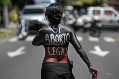 El Salvadorlu kürtaj tutuklusu iki kadın buluştu: ‘Mücadeleye devam’