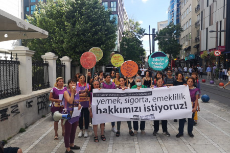 Ev işçisi kadınlar: Sadaka değil hakkımızı istiyoruz!