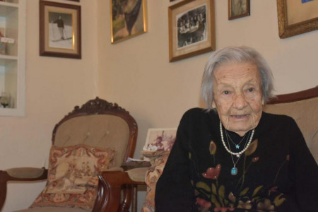 Türkiye'nin ilk kadın ortodontisti Ayşe Mayda, yaşamını yitirdi