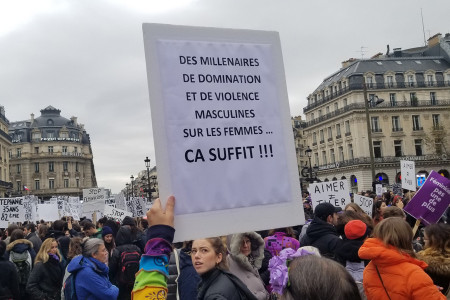 Fransa’da binlerce kadın sokağa çıktı: Kadın kırımı son bulsun
