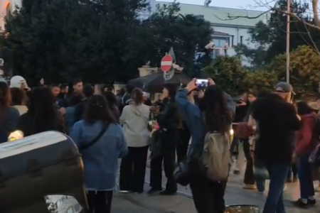 Kayyumlara karşı zaferi kutlamak isteyen kadınlara İstanbul'da gözaltı