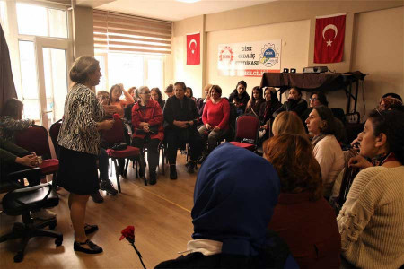 DİSK/Gıda-İş: Kadına şiddetin önlenmesi için İstanbul Sözleşmesi’ni uygulayın