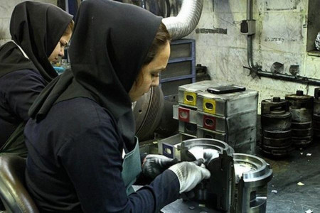 İranlı kadınların koronaya ve devlete karşı mücadelesi