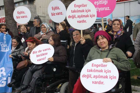 HDP’li Gülistan Kılıç Koçyiğit engelli kadınları Meclis gündemine taşıdı