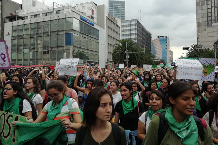 Meksika’da kadınların mücadelesi kazandı: Kürtaj suç değil