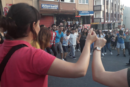 Güzeltepe’de kadınlar sokaklardaydı: Kardeşlik olsun, birlik olsun, herkes için iyi olsun